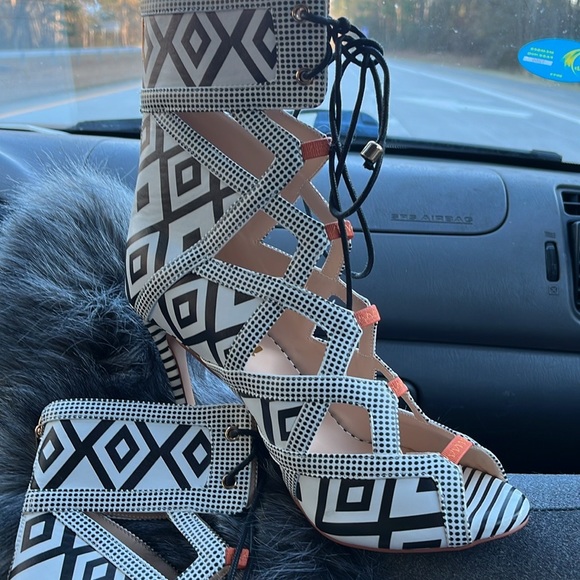 SeXXXy Stiletto Heels w/ Geometric Patterns and Cool Cutouts - Picture 8 of 13